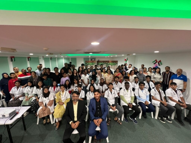 USMF-MBBS-moldova-2023-Batch-with-students-and-parents-1024×768-640×480